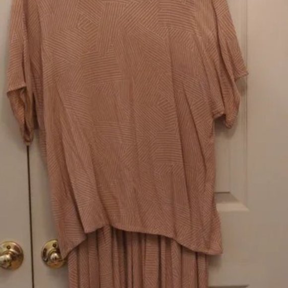 Rafaella Skirt Set. - Picture 6 of 6